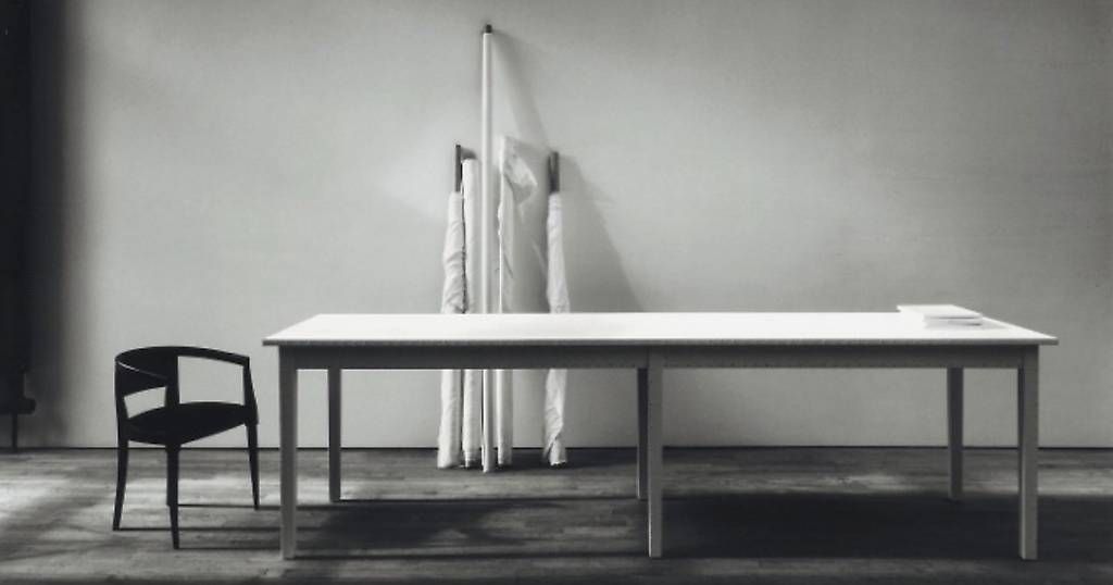 Cartoline postali: Ann Demeulemeester "Carte Blanche" Table – Usato da Zürich venduto da lou_5bpd