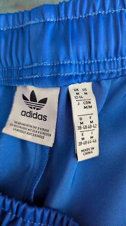 Hosen: Adidas Sprinter Shorts Gr. M – Gebraucht aus Seuzach von louisa. 3