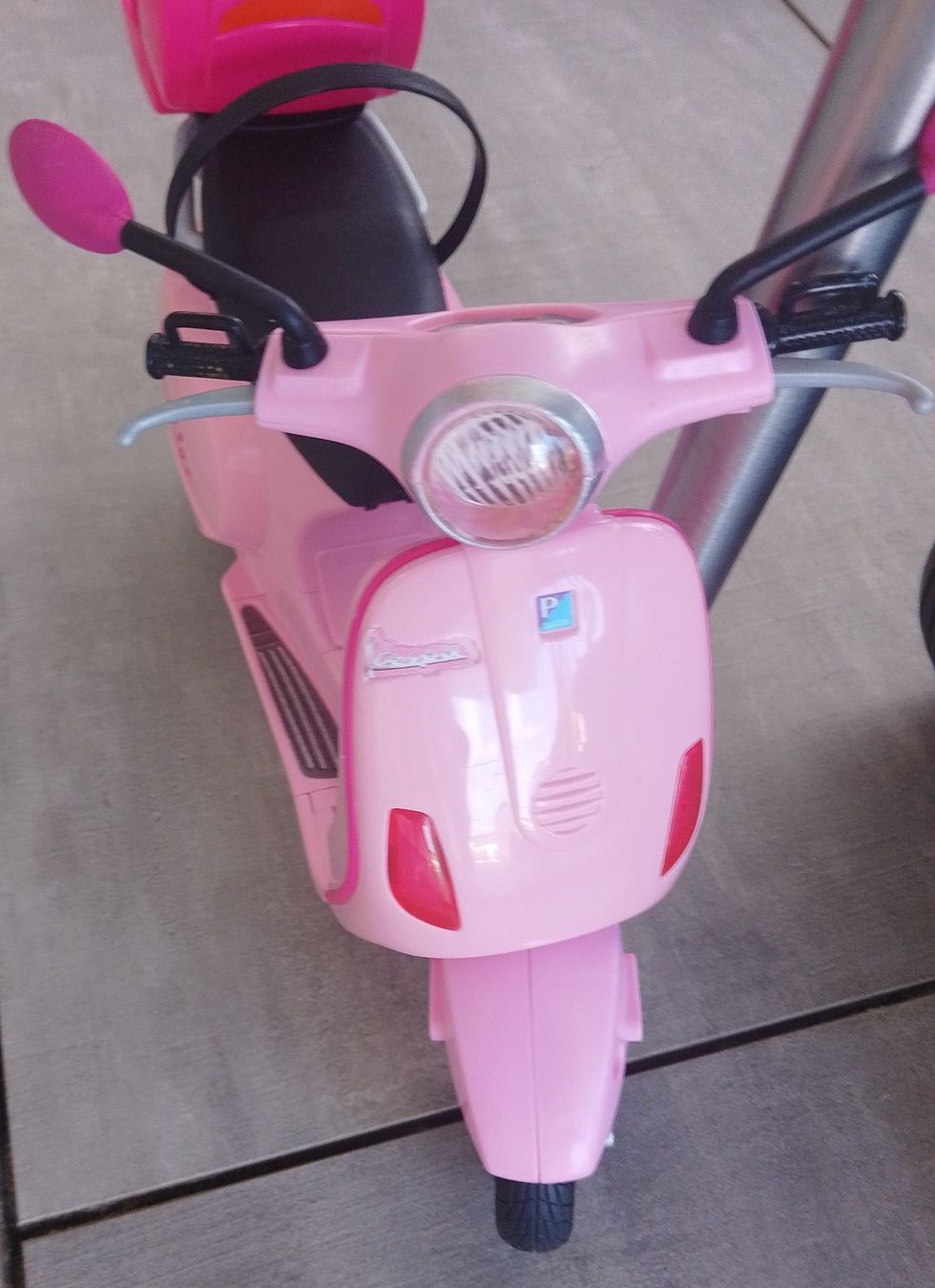 Puppen: Mattel Barbie Roller Vespa pink – Gebraucht aus Wohlen AG von salamanderspielwaren 4
