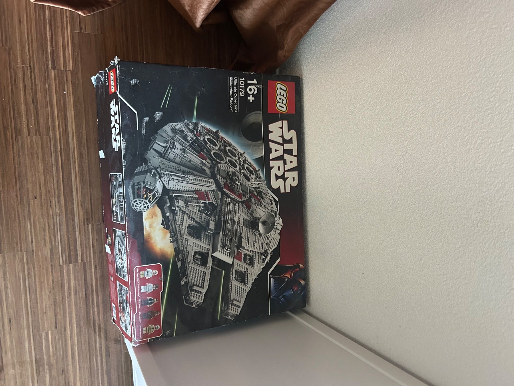 Star Wars Giocattoli: Lego Star Wars 10179  Millennium Falcon – Usato da Pfeffingen venduto da Stosstrupp