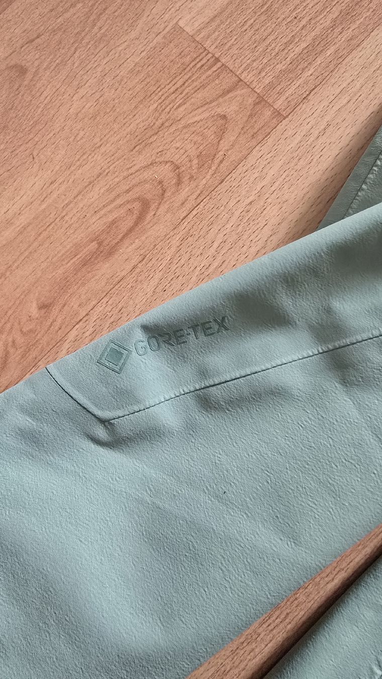 Giacche: Arcteryx Jacke / Anorak / Gore Tex – Nuovo (secondo la descrizione) da Uznach venduto da JuniorMichi 3