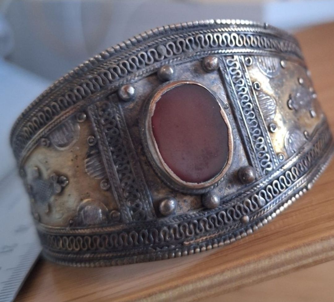 Armbänder & -reifen: Bracelet ancien avec pierre rouge  – Gebraucht aus Tannay von v1n1p00h 4