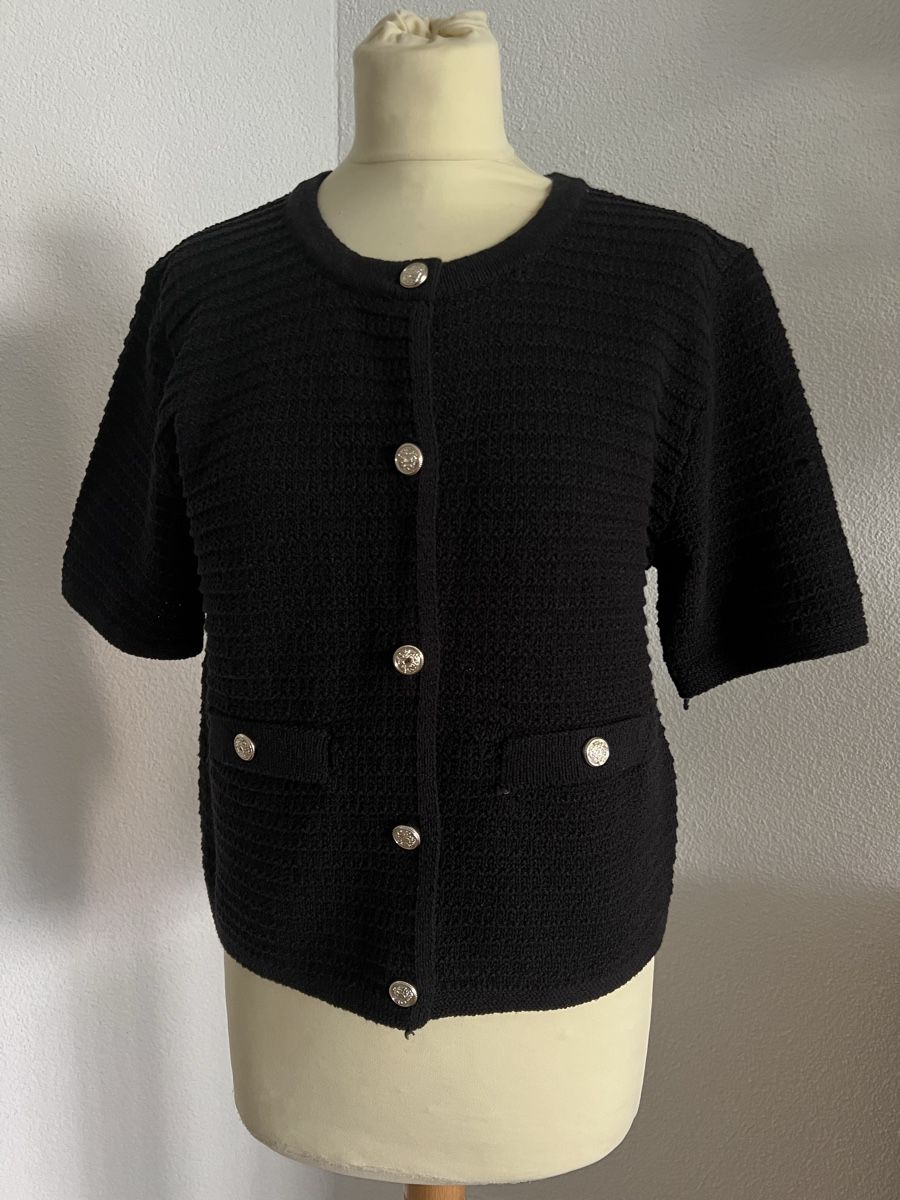 Giacche: Schwarze Strickjacke, Gr. M, Neu – Nuovo (secondo la descrizione) da Luzern venduto da suhamadlun
