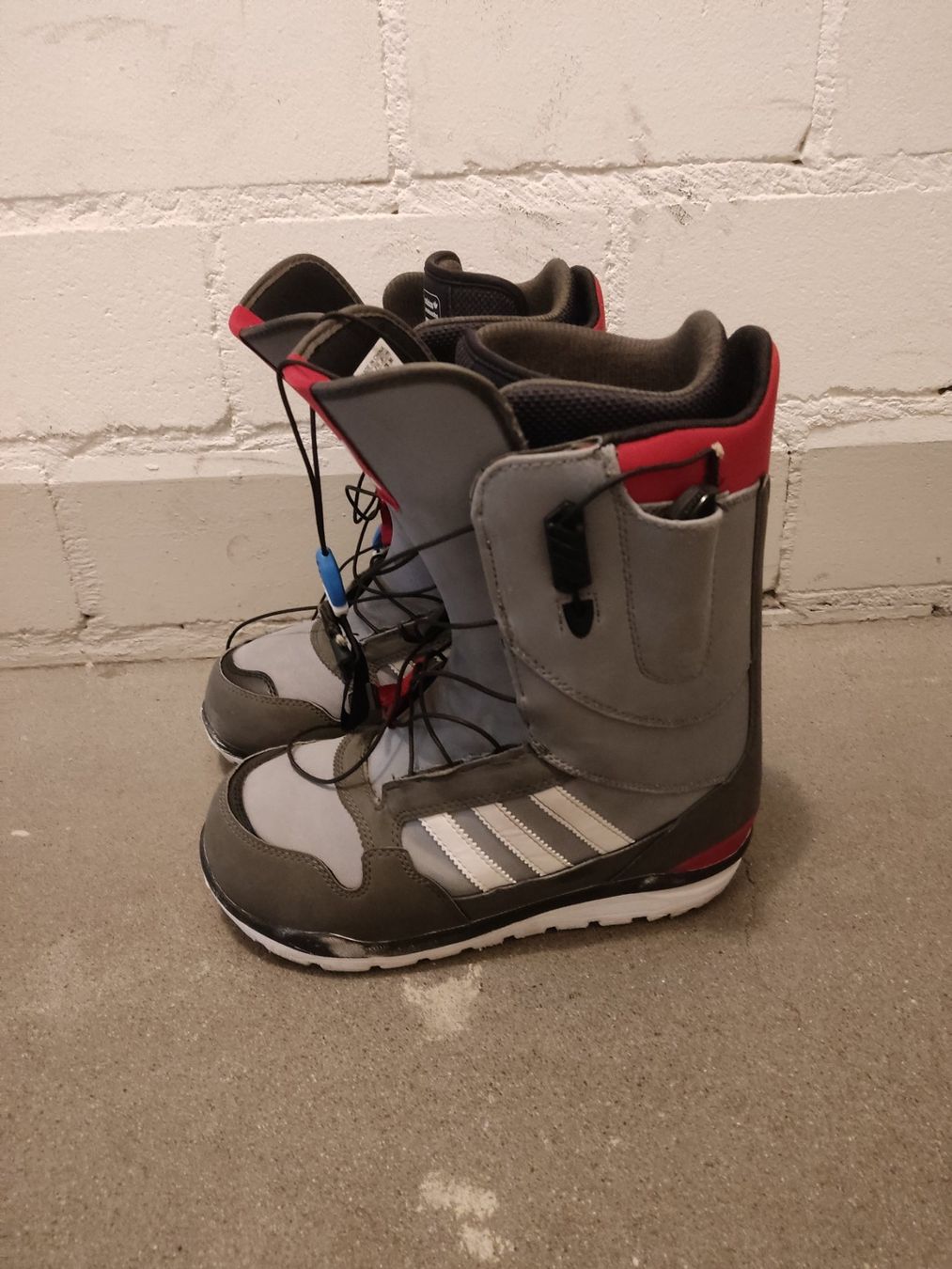 Adidas Scarpe da uomo: Snowboard Schuhe – Usato da Oberdiessbach venduto da Andrey92