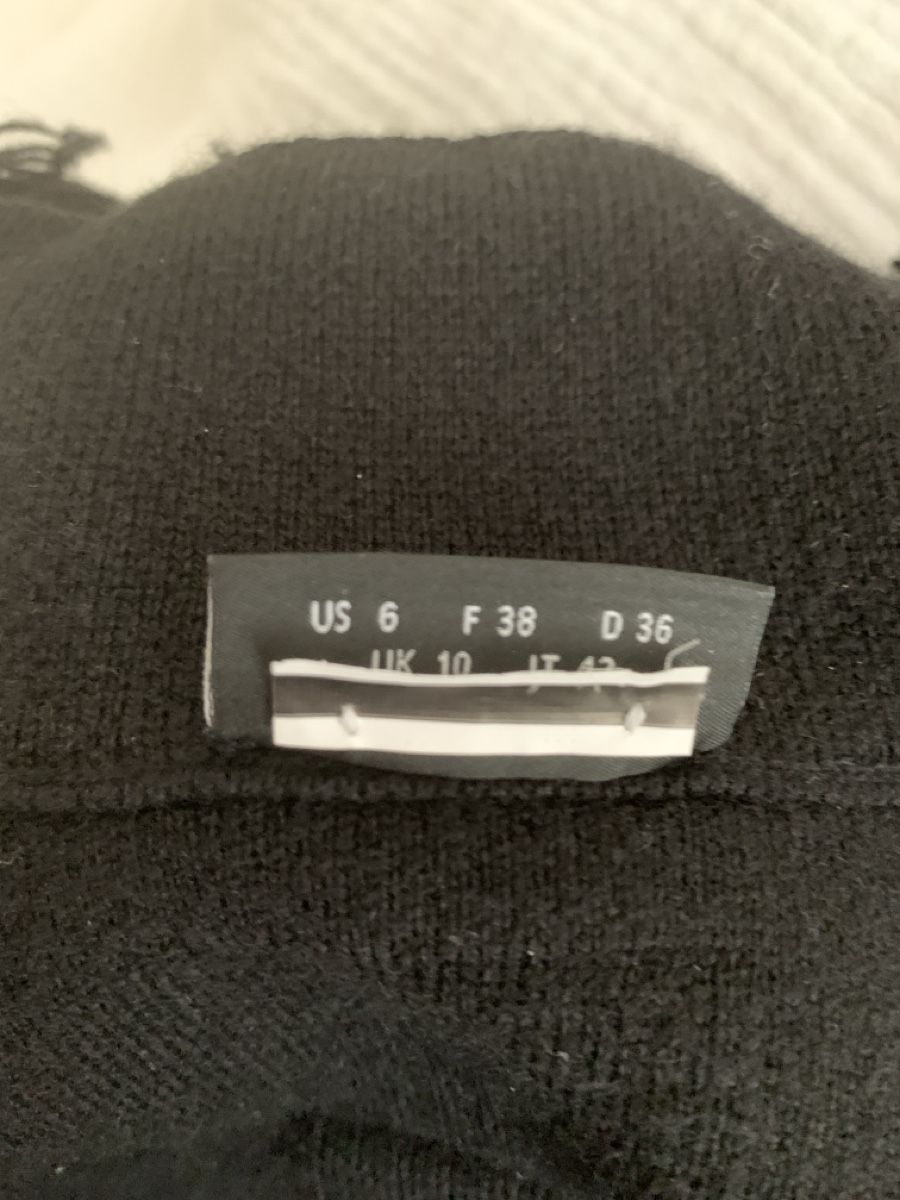 Akris Giacche: AKRIS: Exklusive schwarze Kaschmir-Jacke mit Fransen, 36 – Usato da Luzern venduto da designluzern 7