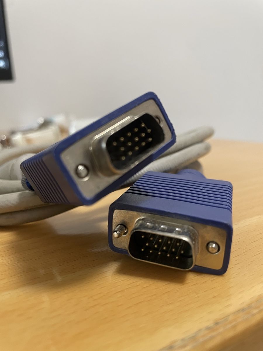 Cavi: Verkaufe ein gebrauchtes VGA-Kabel – Usato da Uzwil venduto da Arto-19