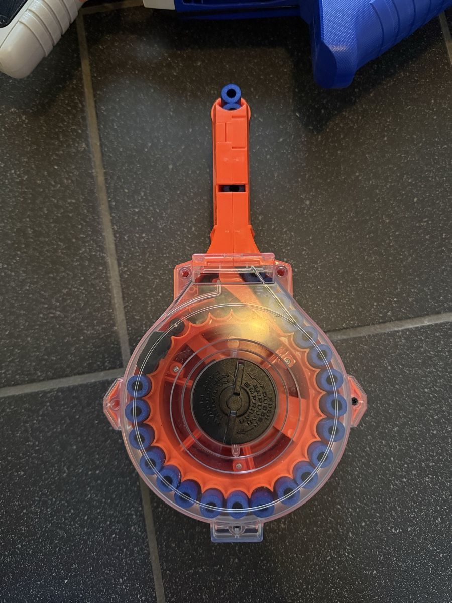 Nerf Jouets: Nerf Infinus + 30 Pfeile – D'occasion à Eglisau par Luzy67 1