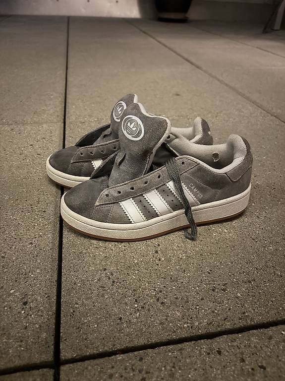 Chaussures hommes: Adidas campus taille 35 1/2 – D'occasion à Yverdon-les-Bains par QJ13 1