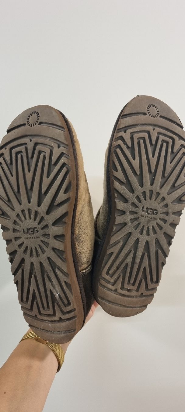 Ugg Damenschuhe: UGG's – Gebraucht aus Zunzgen von jes_myc7 1