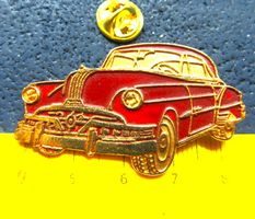 PONTIAC CHIEFTAIN 1952 AUTO PIN GROSSS GEPRÄGFT GOLDIG