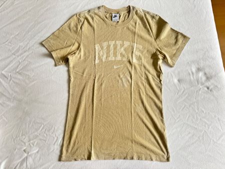 Nike T-Shirt im washed-look Grösse S in beige