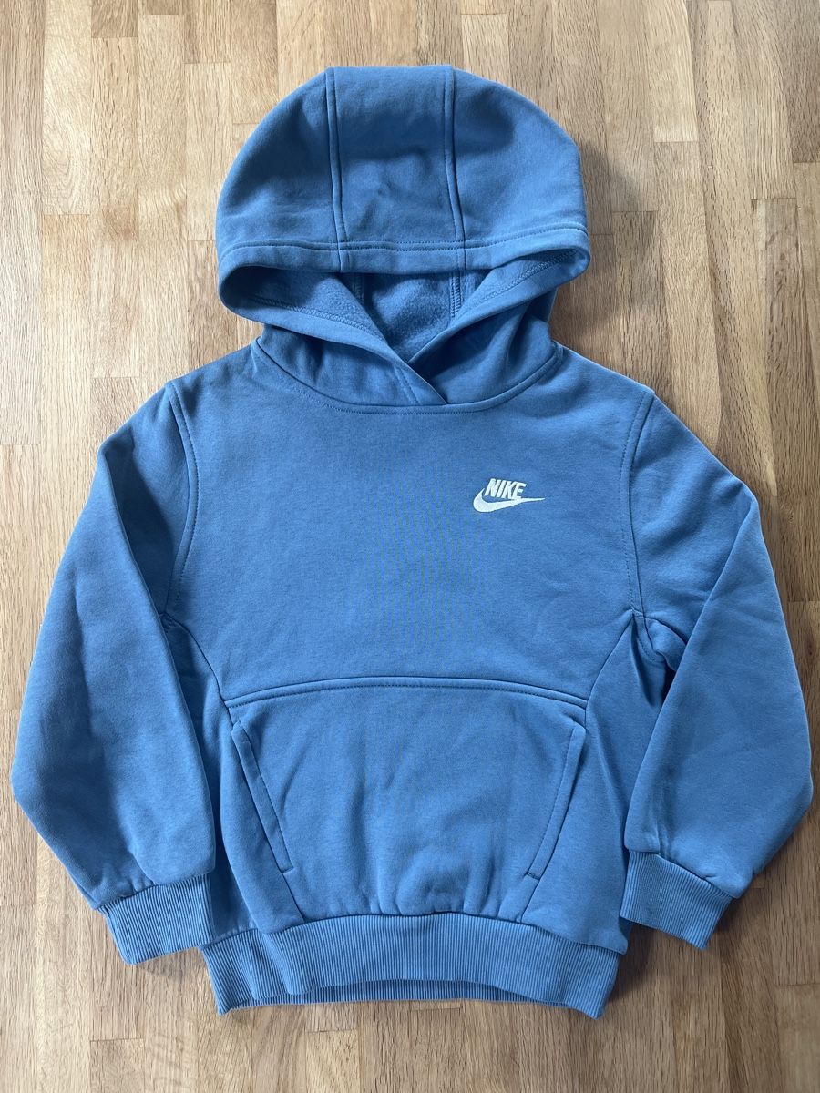 Nike Maglioni & Felpe: Hoodie Nike 122 – Nuovo (secondo la descrizione) da Bachenbülach venduto da Dana_Ondrasik 1
