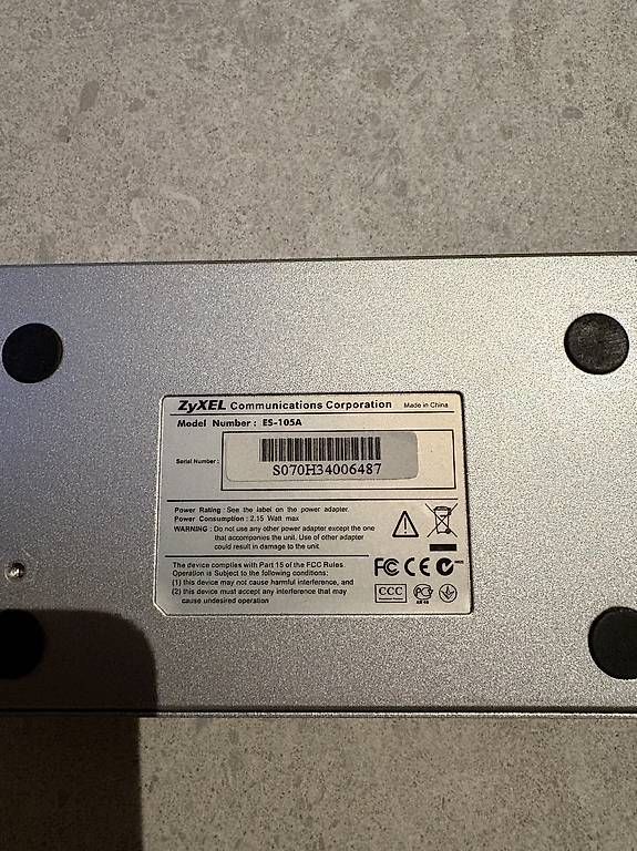 Zyxel Hub & Switch: Zyxel Switch ES-105A – Nuovo (secondo la descrizione) da Ballwil venduto da Soia 2