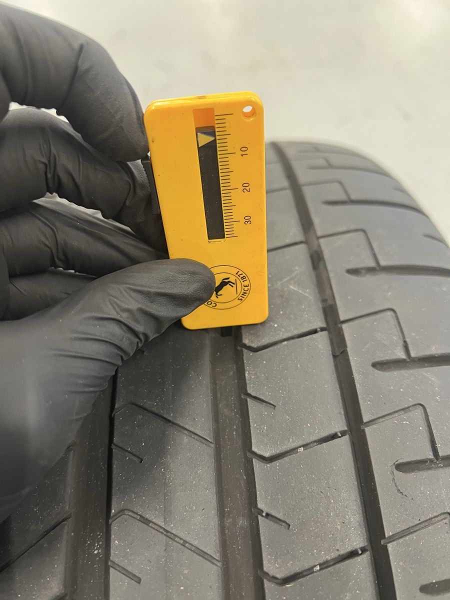Pneumatici & Ruote complete: Sommerräder 255/35 R19 – Usato da Hünenberg venduto da Auto-Klinik01 4