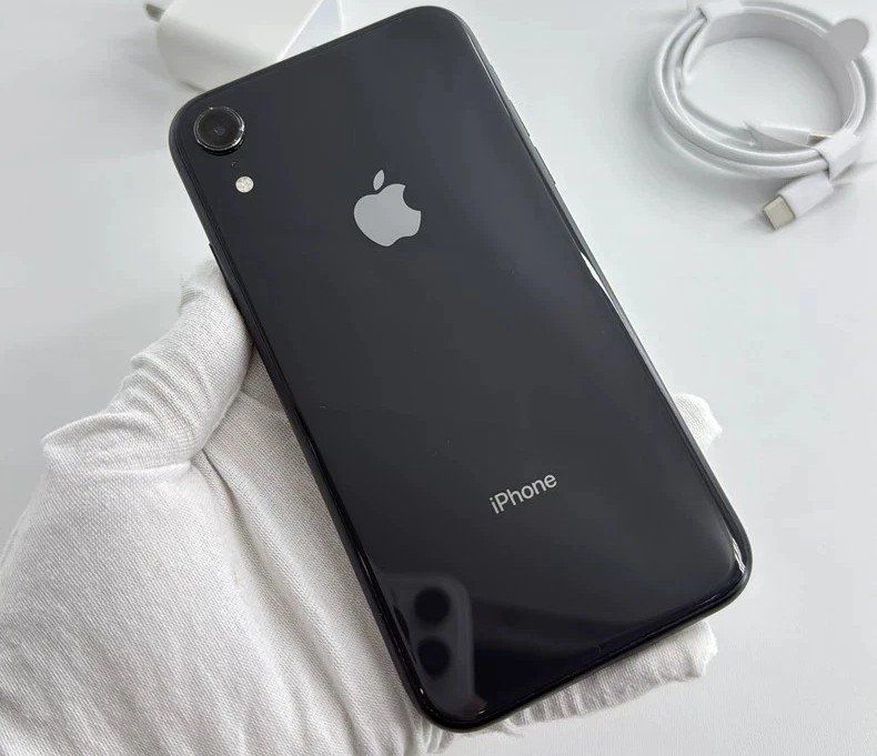 Apple Handys / Smartphones: iPhone XR (64GB) Akku 100% – Gebraucht aus Luzern von Waince786
