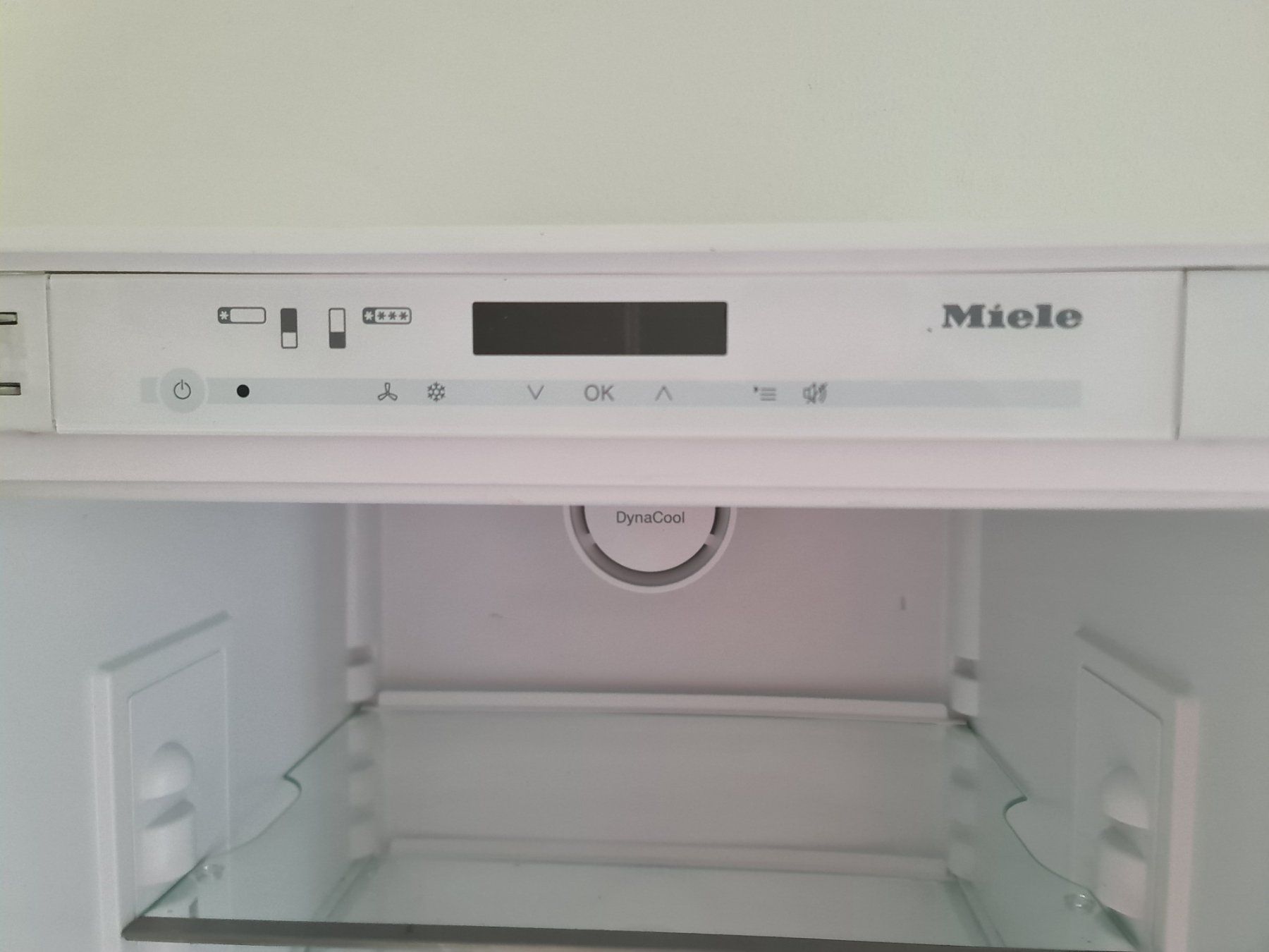 Miele Frigoriferi: Miele Einbaukühlschrank mit Gefrierfach – Usato da Winterthur venduto da jbo_sn6c 4