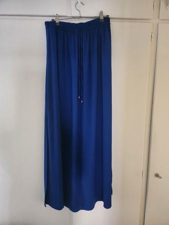 long skirt