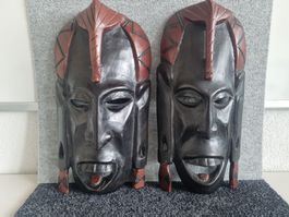 2 Afrikanische Holzmasken Nigeria, Höhe 38 cm