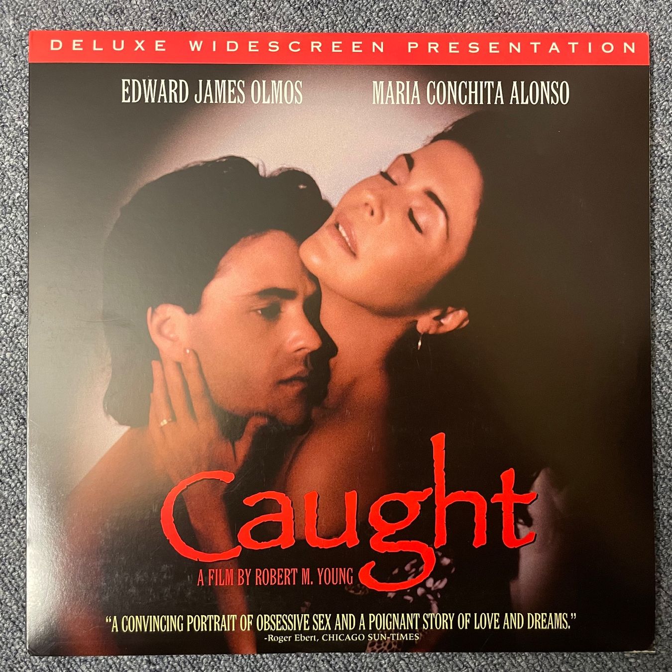 Tous les DVDs: Robert M. Young: CAUGHT - LASER DISC - Englisch Orig. – D'occasion à Stans par Brode