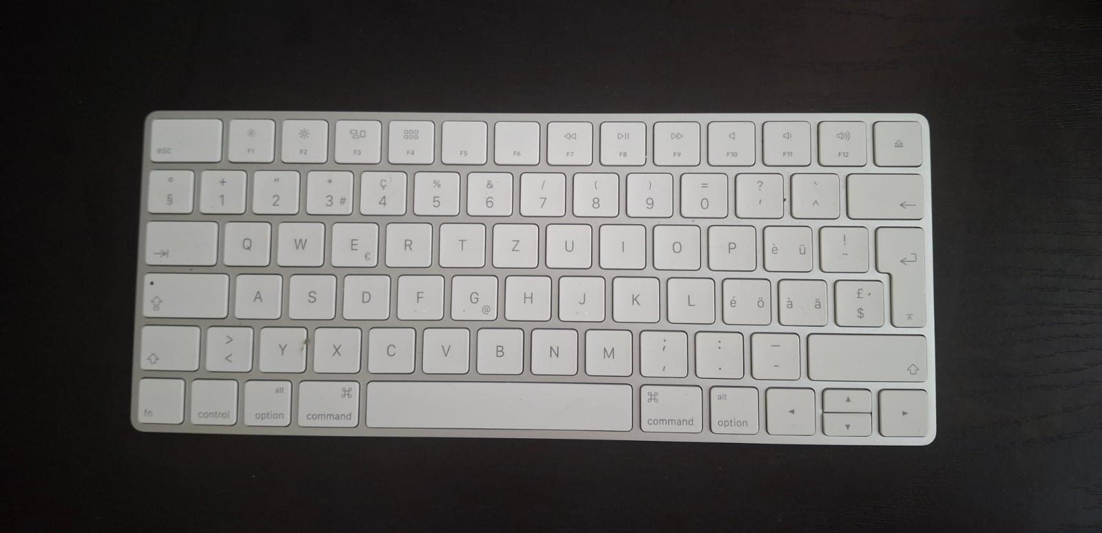 Apple Tastiere: Apple Magic Keyboard – Schweizer Layout (CH) – Usato da Wetzikon ZH venduto da ber_d7jl