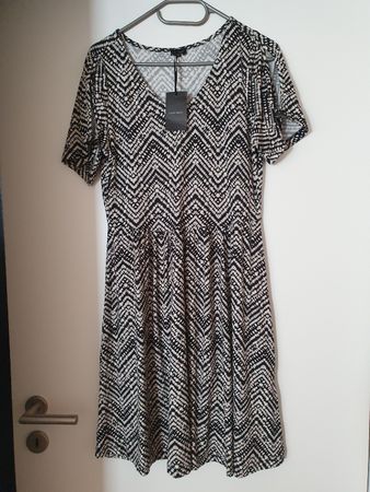 Sehr schönes Kleid 36 Neu