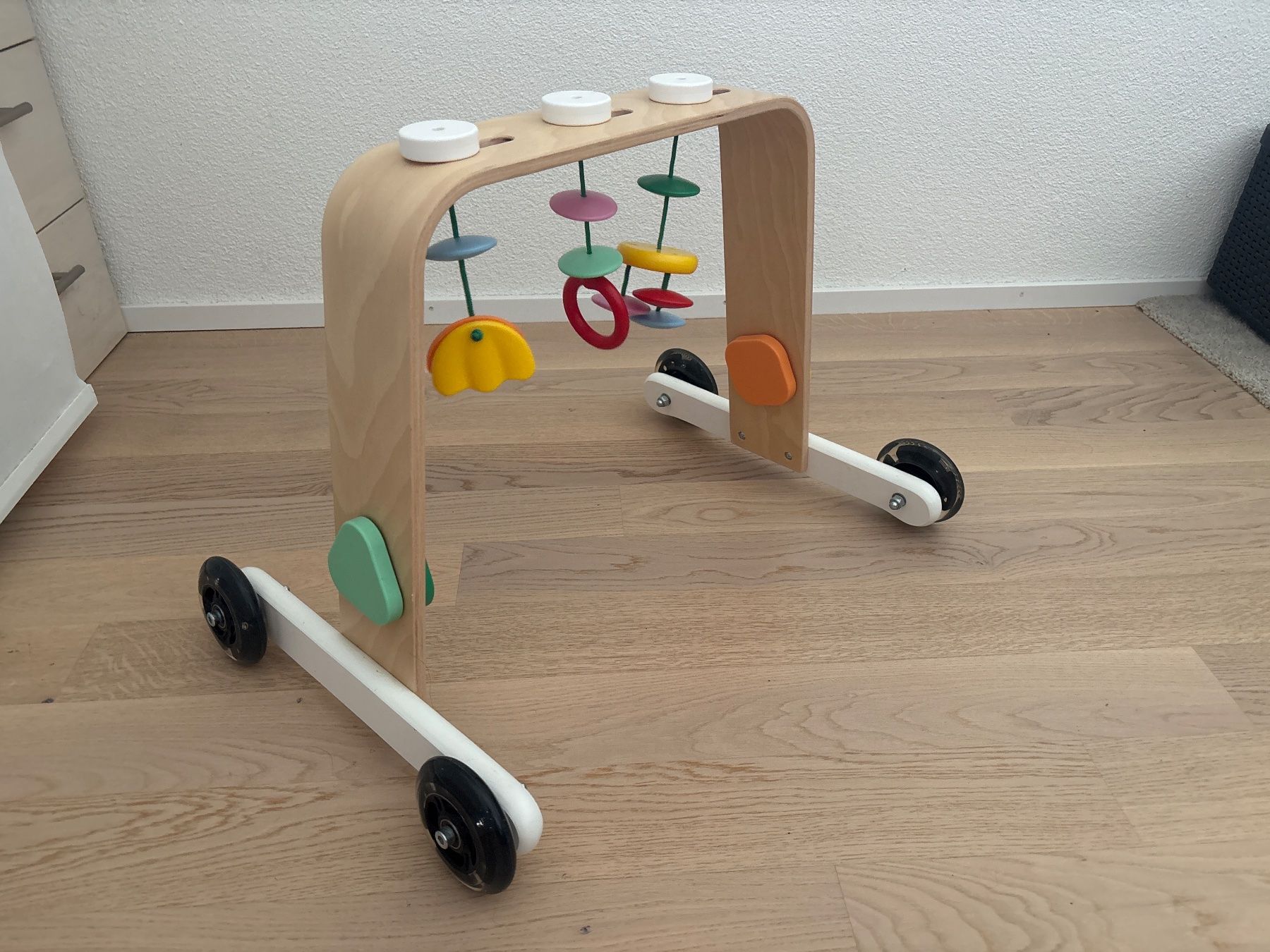 Giocattoli: Mobile und Laufhilfe – Usato da Pfäffikon ZH venduto da R-Jako