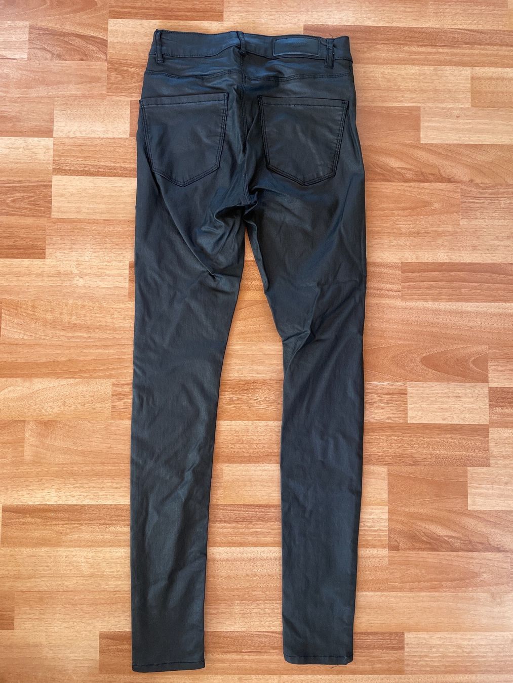 Vero Moda Pantaloni: Lackhose Gr.30 Vero Moda – Usato da St.Gallen venduto da maierm01 3