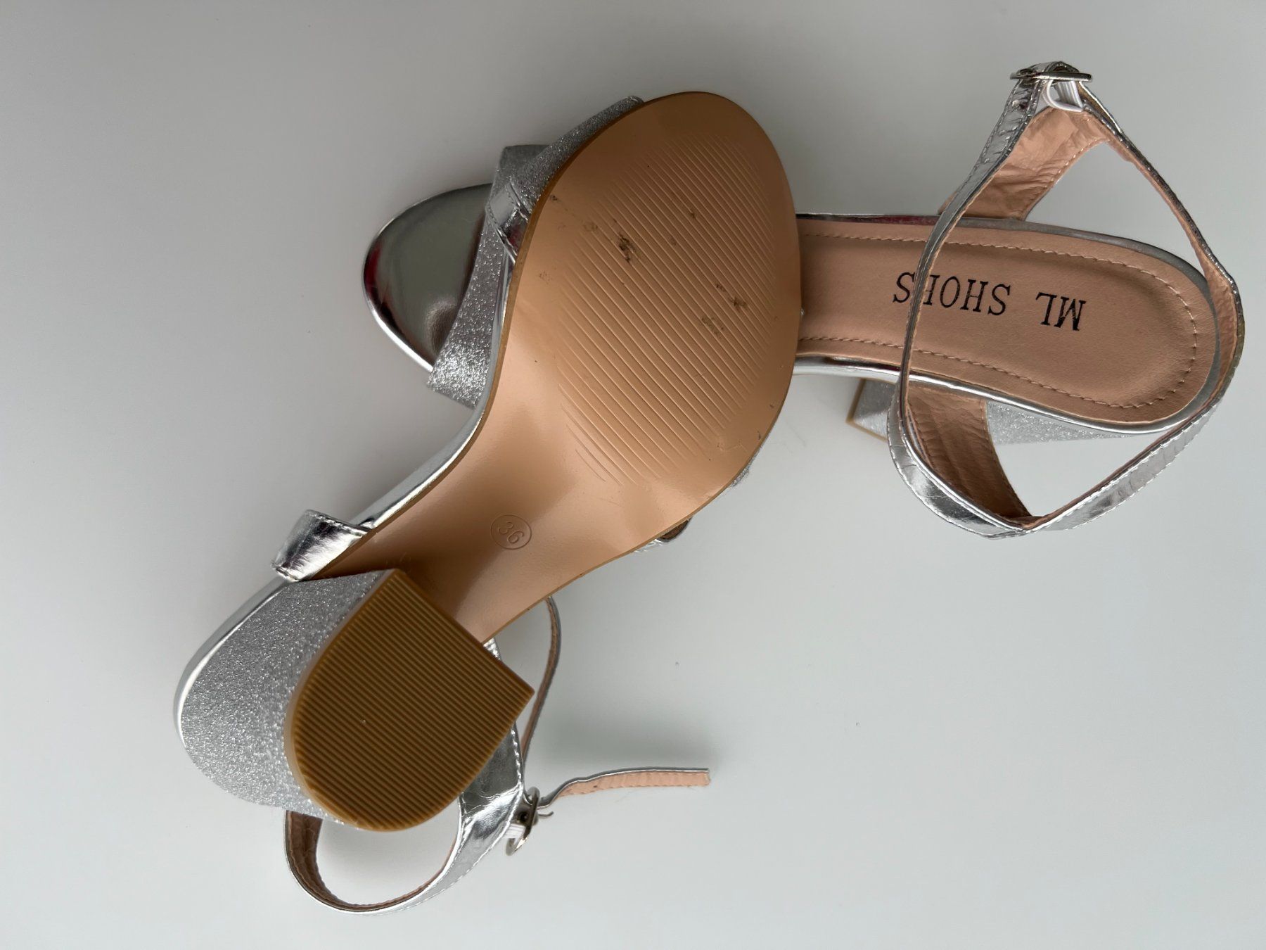 Scarpe da donna: Sandalette, Highheels, Silber, Gr. 36 – Nuovo (secondo la descrizione) da Füllinsdorf venduto da Sunnebliemli7 3