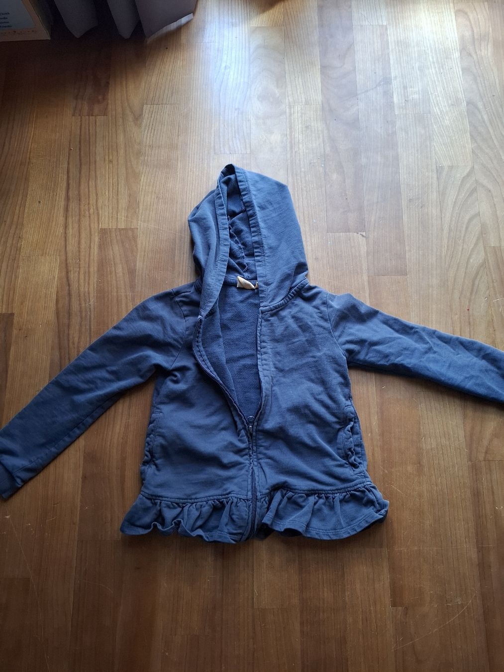 Giacche & Cappotti: Süsse Strickjacke mit Kapuze Gr 116 – Usato da Hätzingen venduto da Snoopi84 1