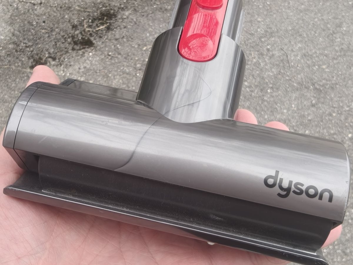 Dyson Altro per la casa: Dyson Staubsauger Bodendüsen Set gebraucht – Usato da La Tour de Peilz venduto da Dejobokin 4