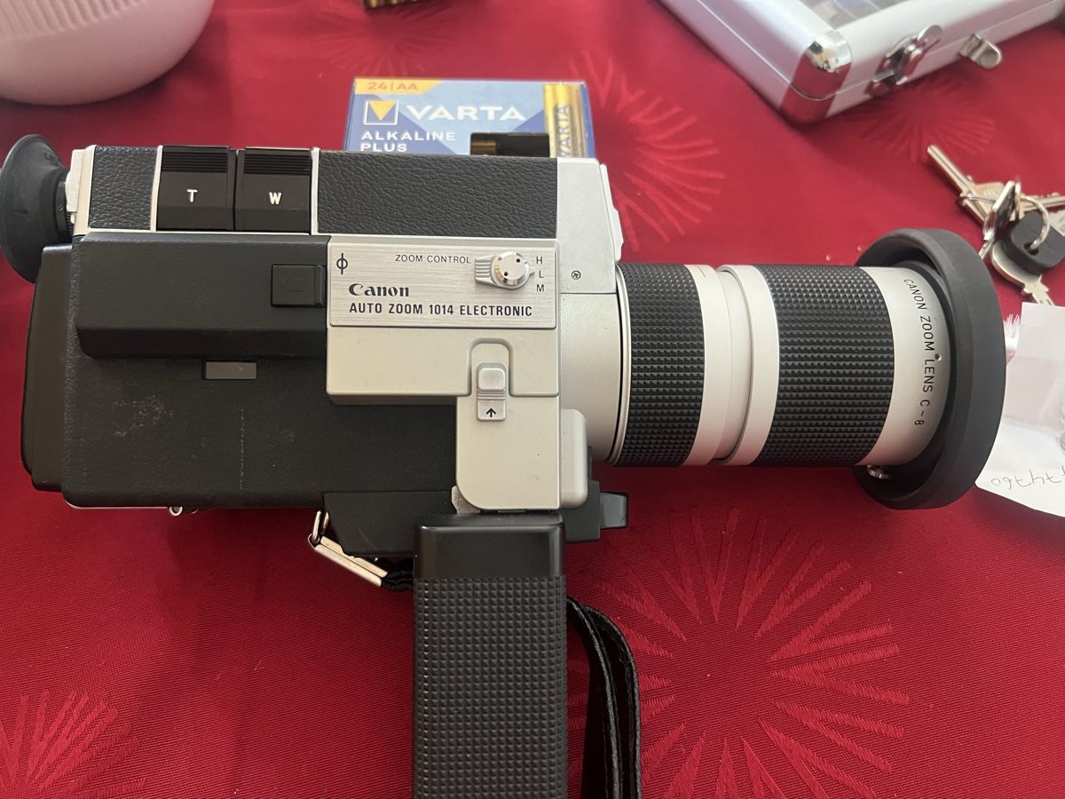 Canon Camcorder: Canon Auto Zoom 1014 Electronic – Gebraucht aus Zürich von jao_2bx7