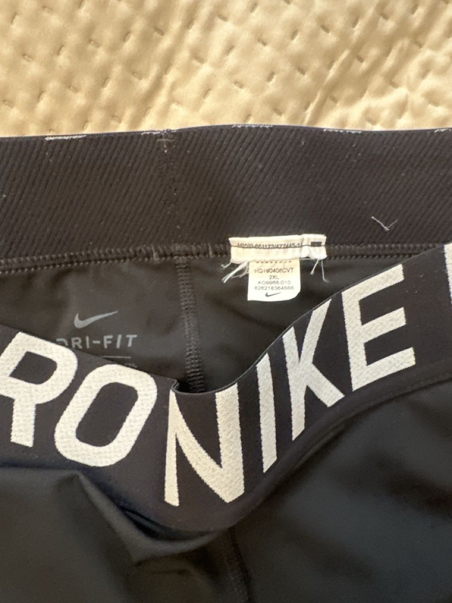 Pantaloni: XXL Hose Nike  – Usato da Volketswil venduto da Sina008 4