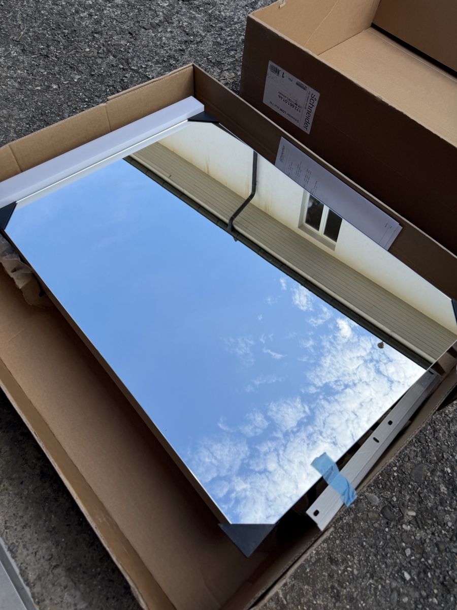 Armoires miroirs: Spiegelschrank Schneider – D'occasion à Plasselb par SeislerBrocki