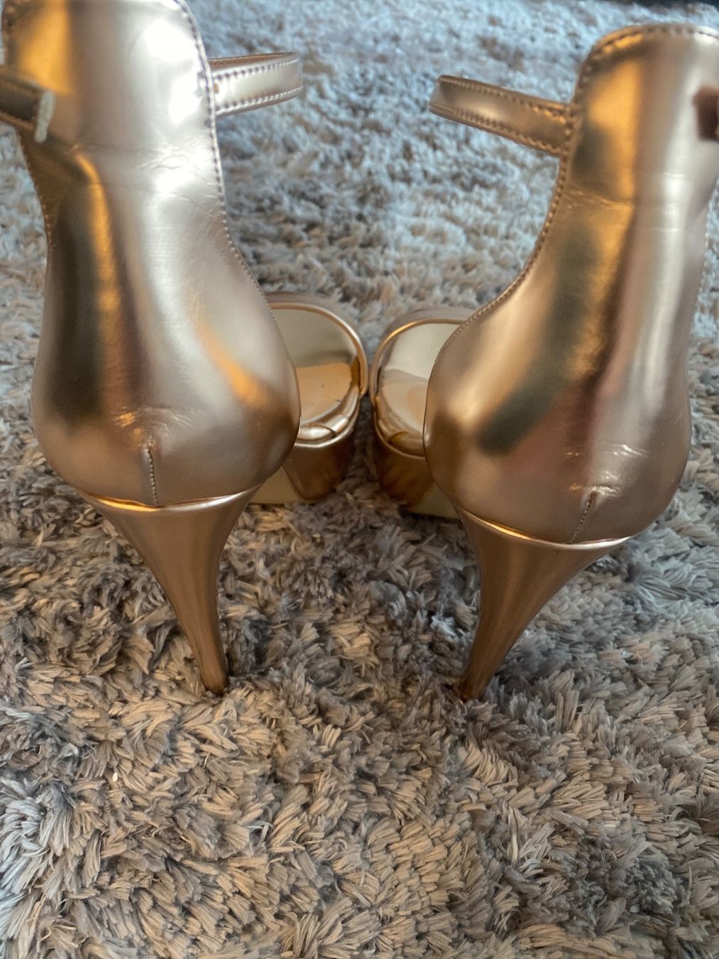 Scarpe da donna: Sandali con tacco oro rossa – Nuovo e nell'imballaggio originale da Zürich venduto da lcl_r88r 1