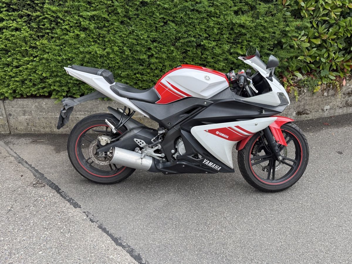 Yamaha Strada: YAMAHA YZF-R125 2009jg  – Usato da Zullwil venduto da Autocentersalii 1