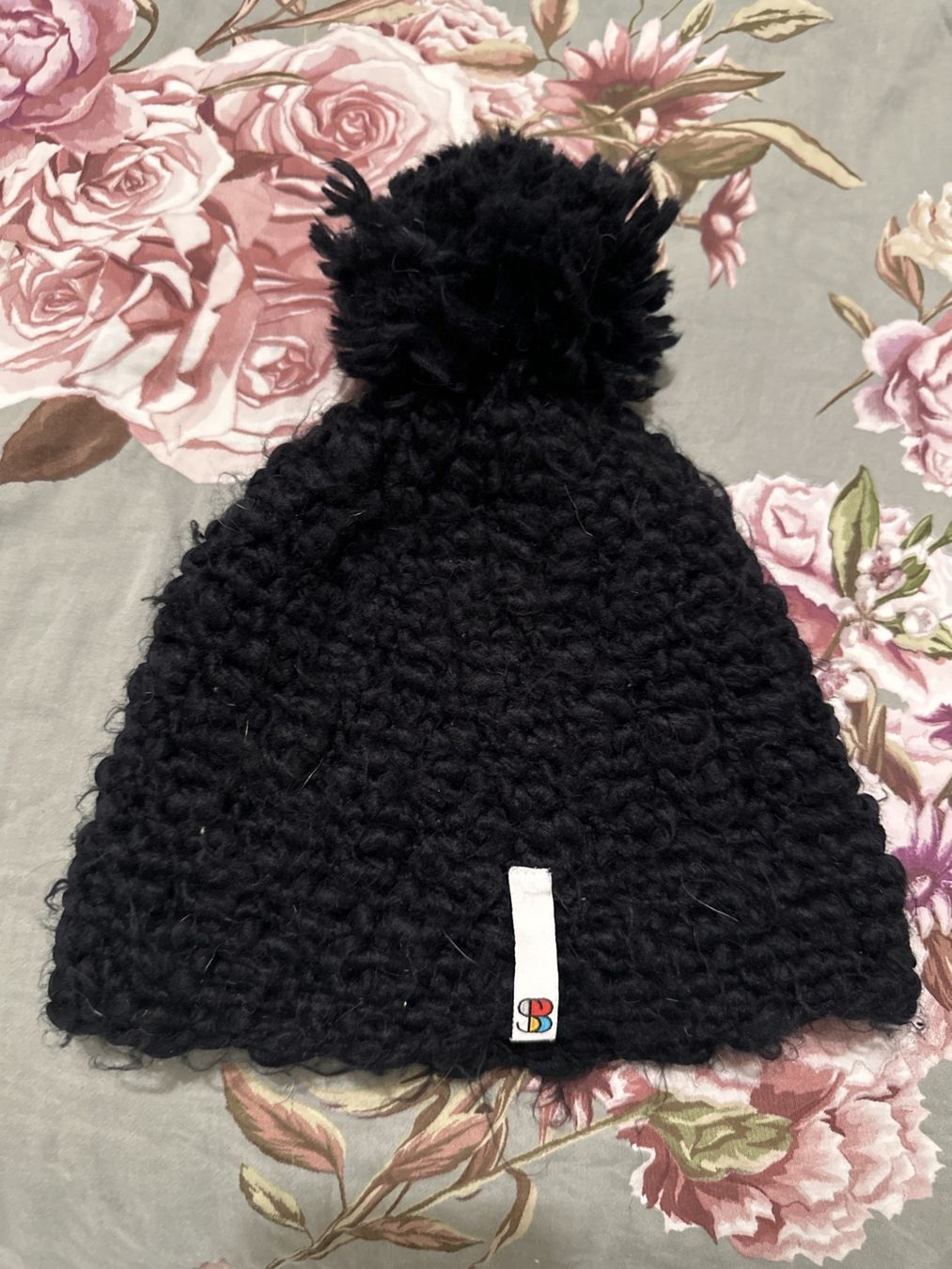 Copricapi, berretti & cappellini: Beanie bonnet avec pompon – Usato da Cheseaux-Lausanne venduto da Cerfynie