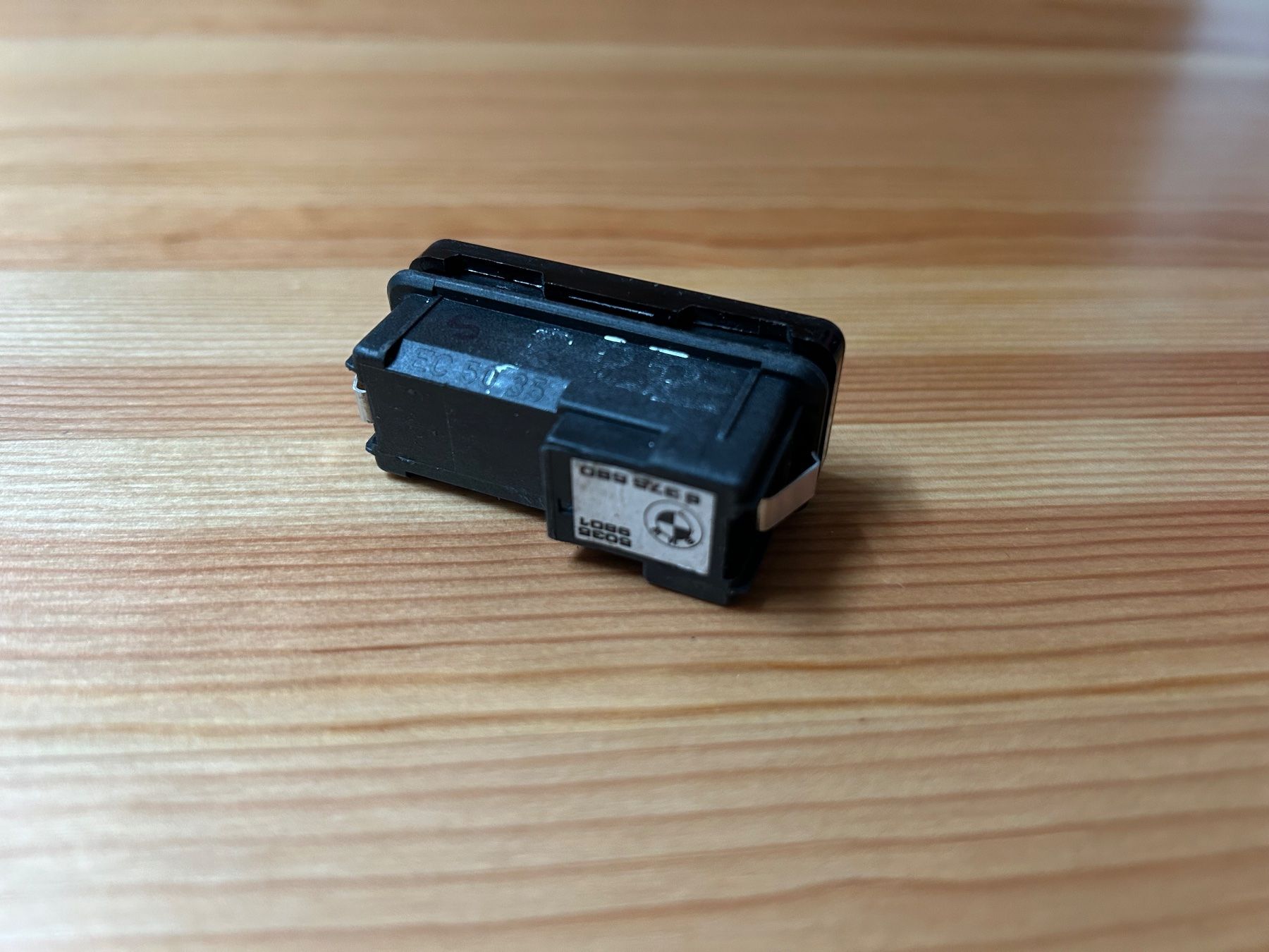 BMW Tutti pezzi di ricambio auto: BMW e39 e60 e65 e70 e71 Schalter Automatische Heckklappe – Usato da Basel venduto da Vatan1453 1