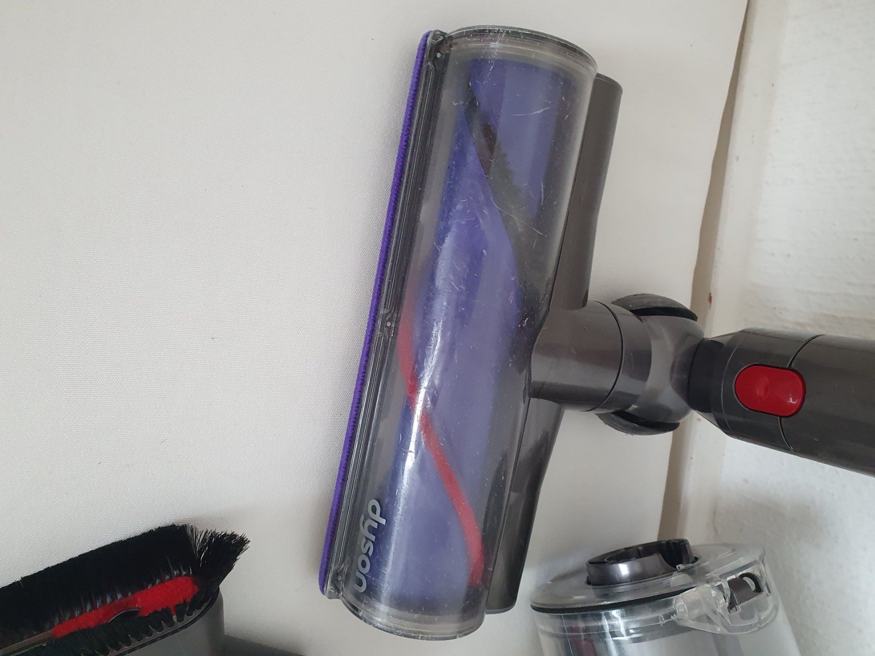 Dyson Aspirapolveri & Accessori: Dyson V10 – Usato da Lausanne venduto da Af2016 1