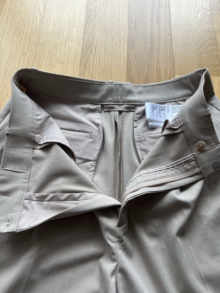 Completi: Pantalon Costume Uniqlo – Nuovo (secondo la descrizione) da Epalinges venduto da pau_78d8 2