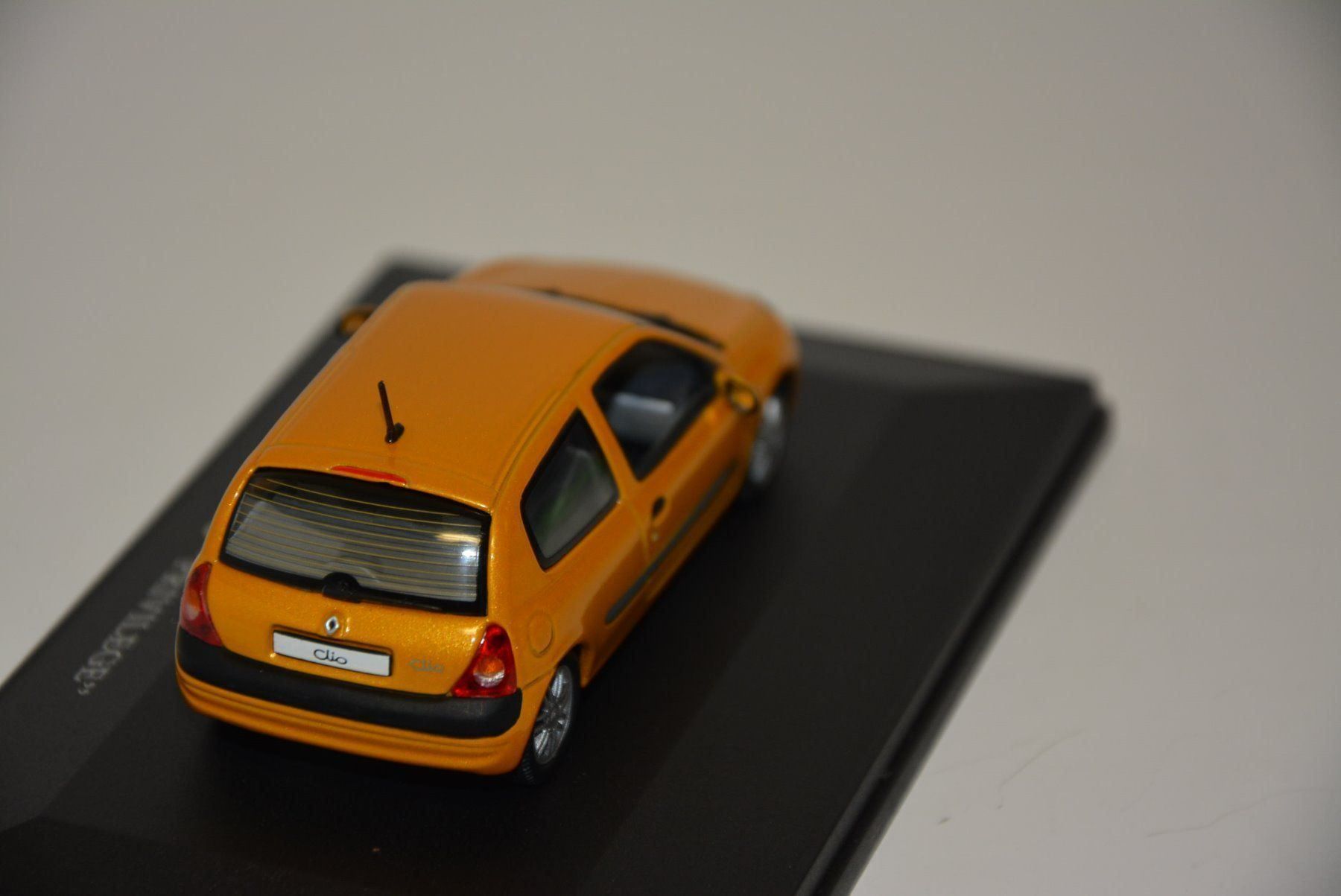 Renault Modellini d'auto: Renault Clio "Privilege" , UH , 1:43 – Nuovo e nell'imballaggio originale da Goldach venduto da Feivel9 6