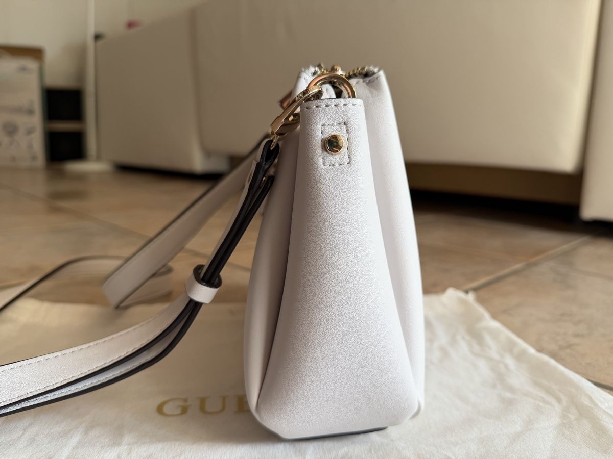 Guess Sacs femmes: Sac à main Guess  – Neuf (Voir description) à Founex par Hyrienne 3