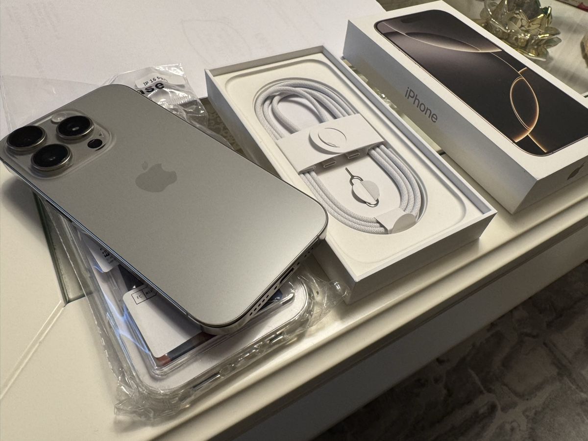 Apple Portables: Apple iPhone 16Pro 256 – D'occasion à uster par alka85 1