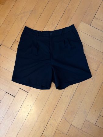 Kurze Stoffhose in Schwarz von H&M