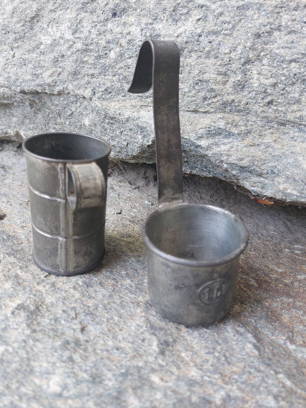 Elettrodomestici da cucina: Antikes Zinn-Messbecher-Set mit Henkel – Usato da Summaprada venduto da nora014 1