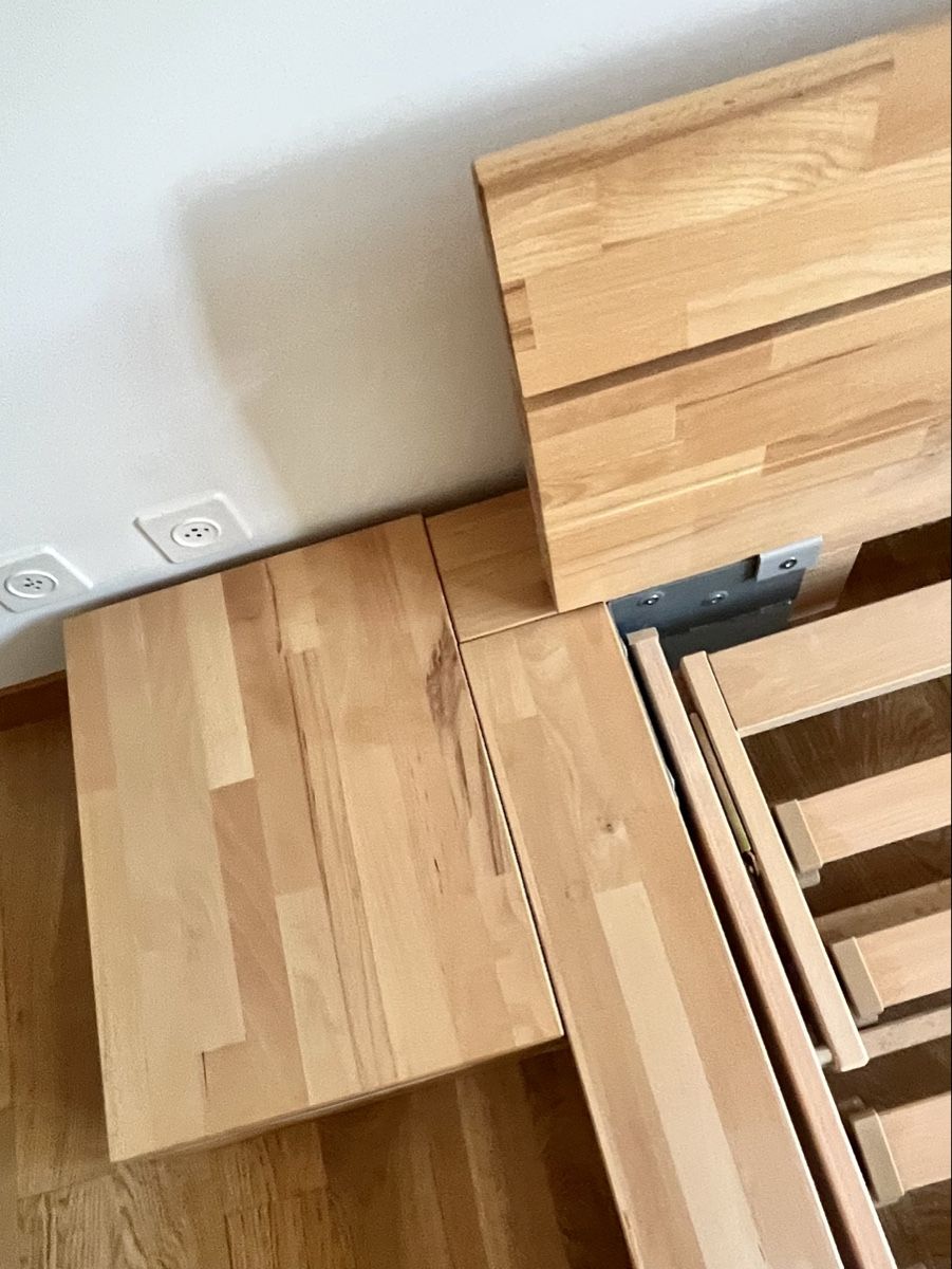 Micasa Lits: Lit en bois avec 2 tables  – D'occasion à Veyrier par bar_yy6f 1