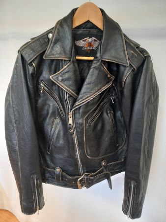 Vintage Motorrad Lederjacke - Zeitloser Klassiker!