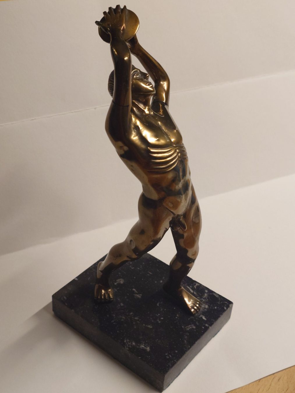 Statuette: Dekorative Bronzefigur "Diskuswerfer" auf Marmorsockel, 24cm – Usato da Greifensee venduto da Freakler 1