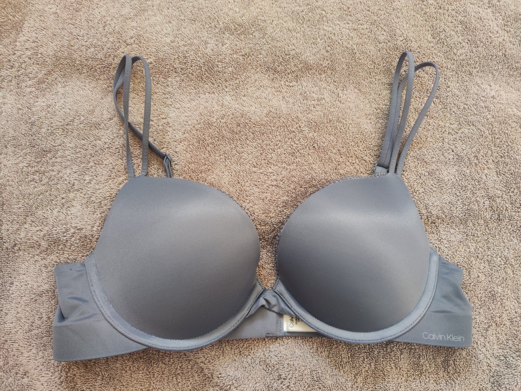 Altra biancheria intima: Calvin Klein bra 75B – Usato da Sursee venduto da Re.joy
