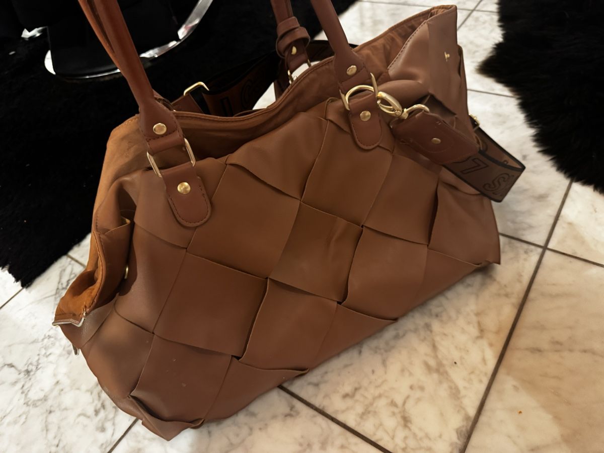 Abbigliamento: hunde trag tasche braun – Usato da Volketswil venduto da Modelka