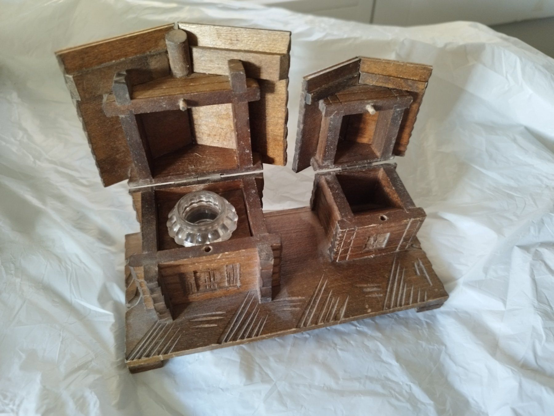 Articoli in legno: Holz Chalet Dose - Handarbeit - Vintage – Usato da Walkringen venduto da ani_6bgd 1